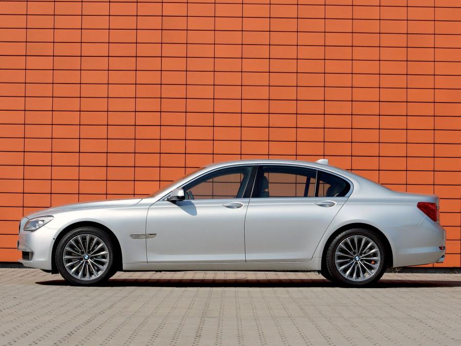  BMW 730d 2008 года  (фото 9 из 16)